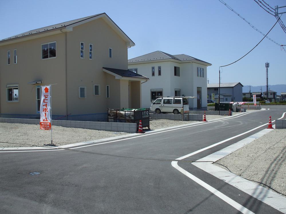 Local photos, including front road. Local (June 2013) Shooting