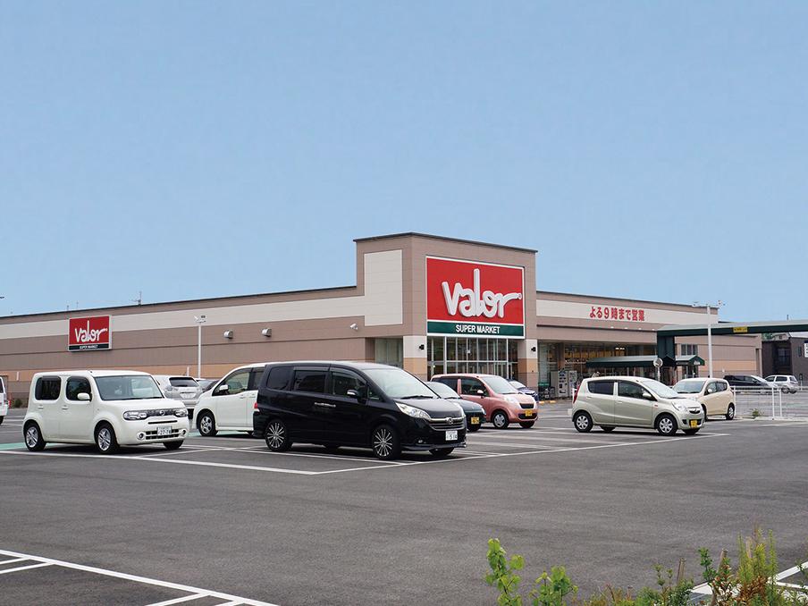 Supermarket. 840m to Barrow Moriyama Station Higashiten