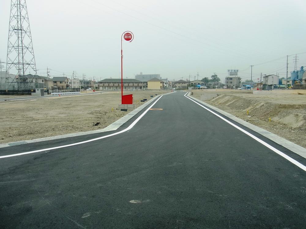 Local photos, including front road. Local (11 May 2013) Shooting