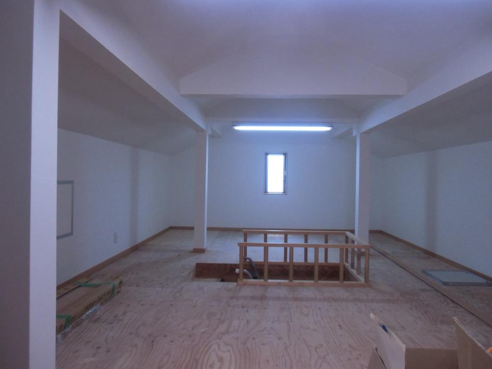 Other introspection. Attic storage 13 Pledge Spacious