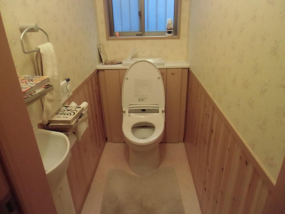 Toilet. Toilet is also a hip planking in spread