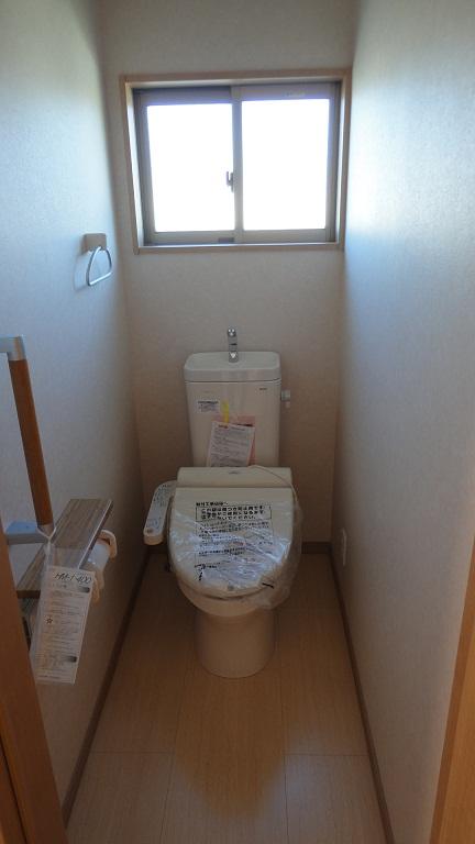 Toilet. Indoor (10 May 2013) Shooting