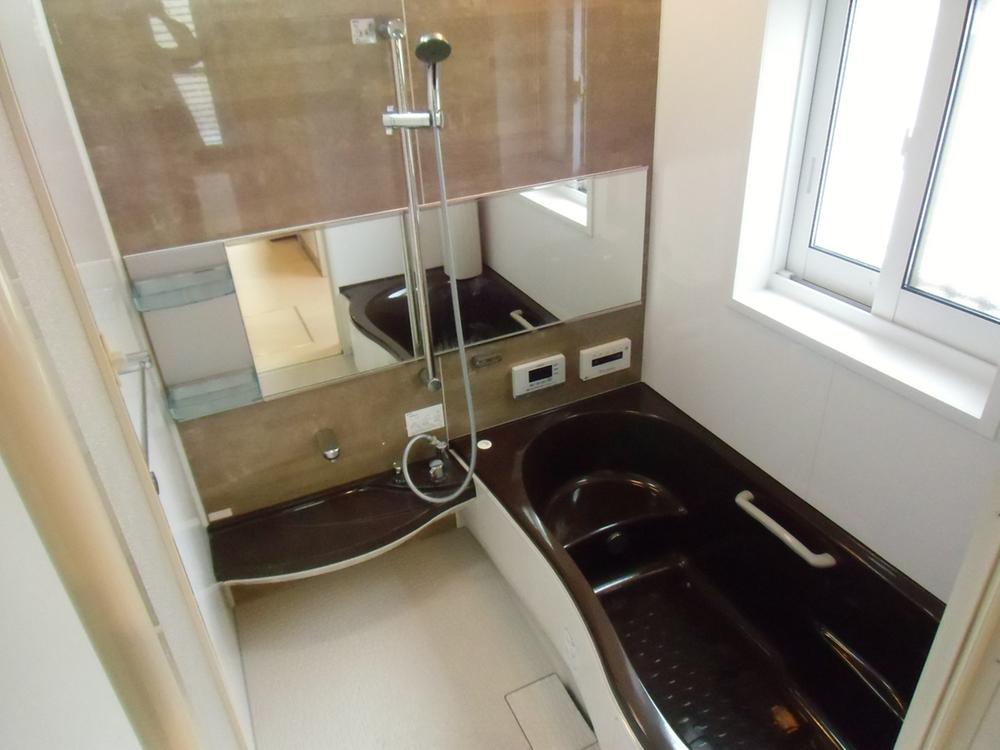 Bathroom. Indoor (11 May 2013) Shooting