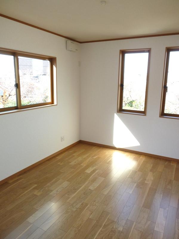 Non-living room. Indoor (11 May 2013) Shooting