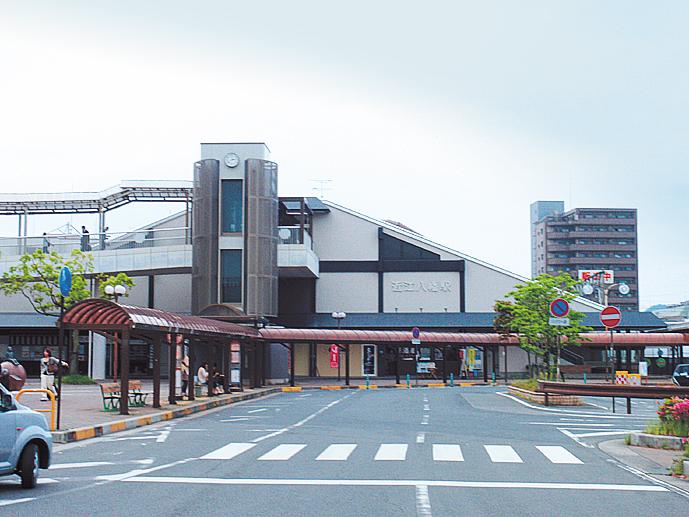 station. JR "Omihachiman" 3040m to the station