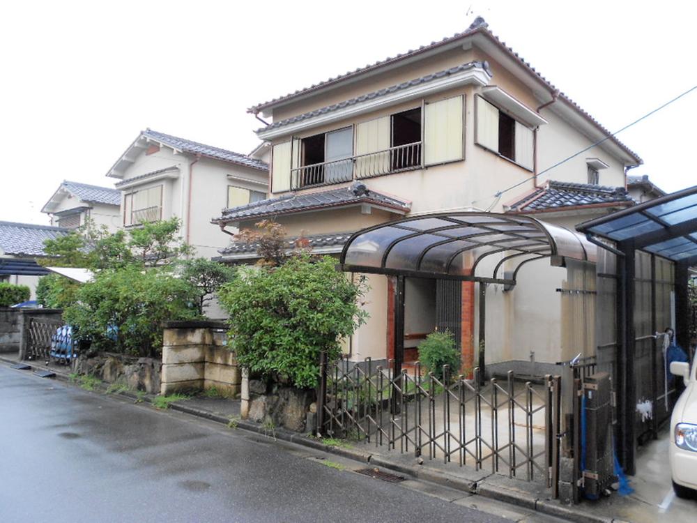 Local photos, including front road. Local (September 2013) Shooting