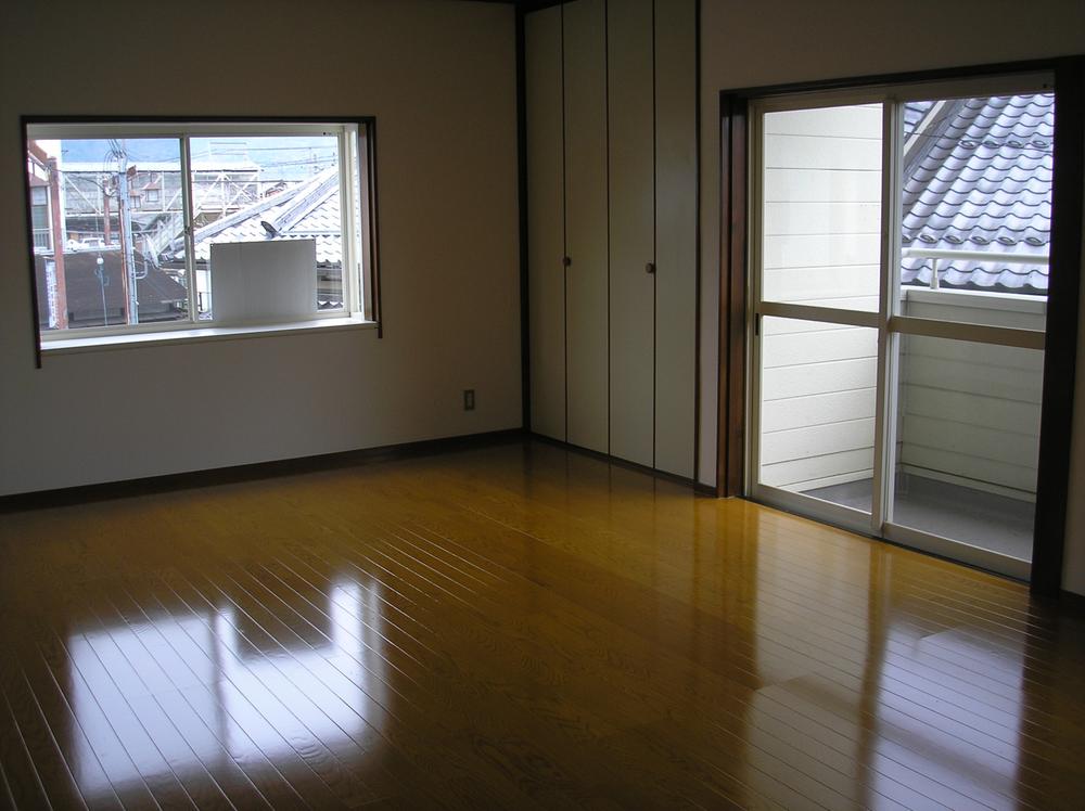 Non-living room. Day is a good room! 