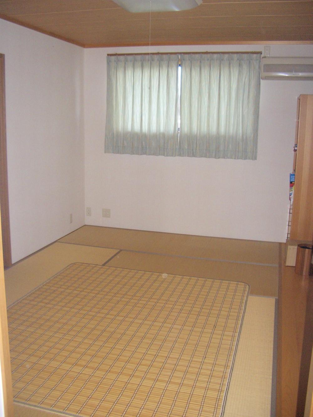 Non-living room. Room (May 2011) shooting