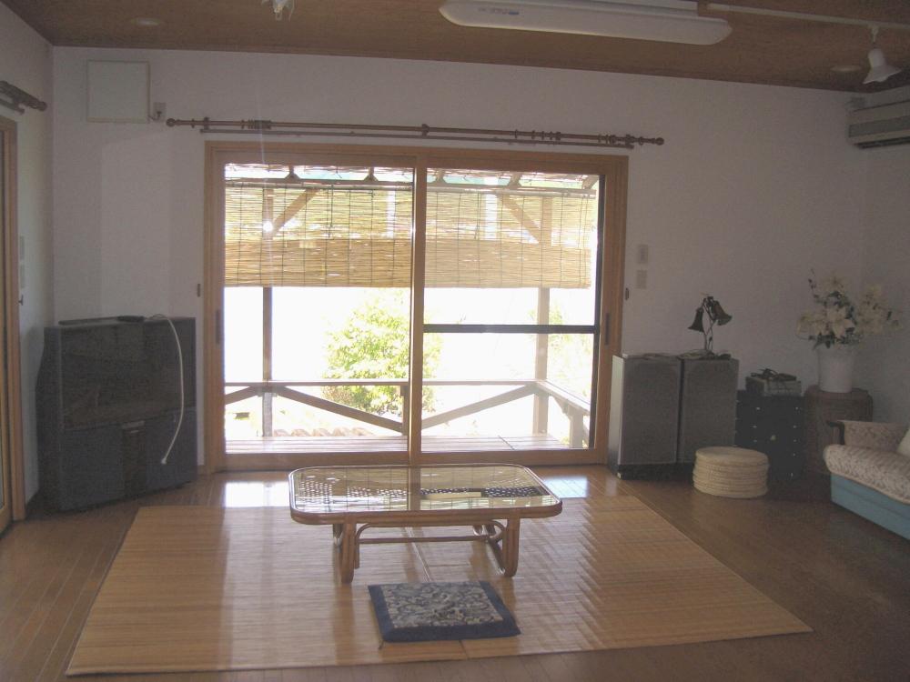 Living. Room (May 2011) shooting