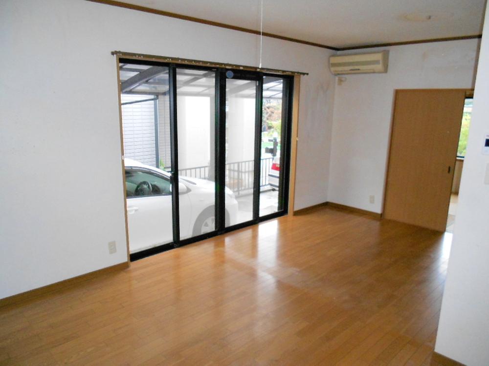 Living. Indoor (11 May 2012) shooting