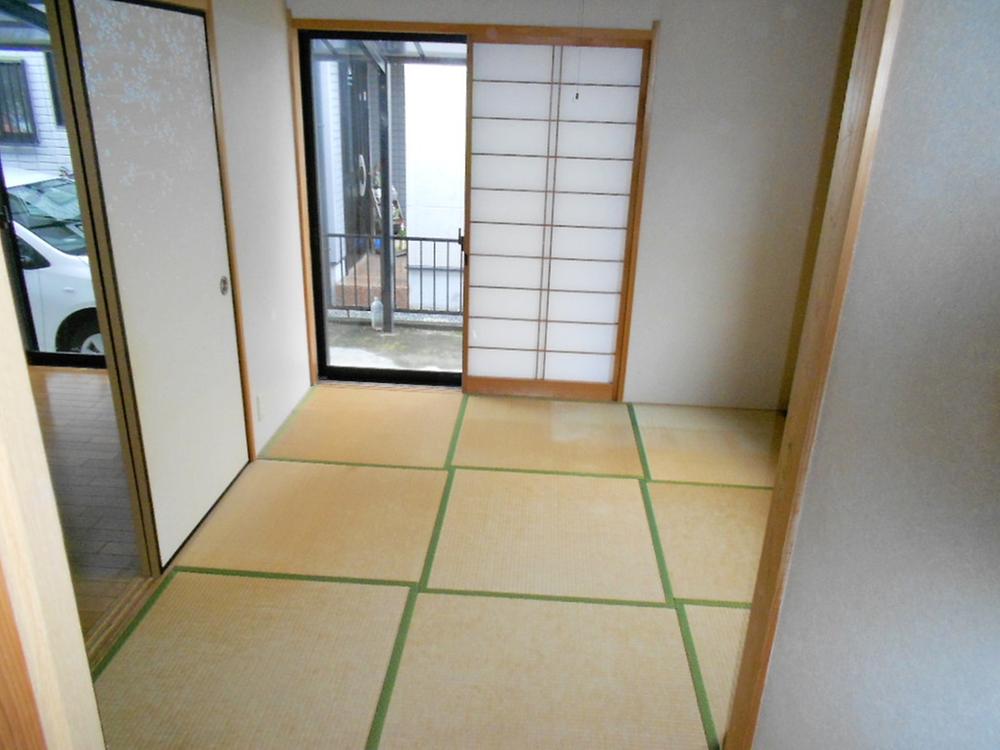 Non-living room. Indoor (11 May 2012) shooting