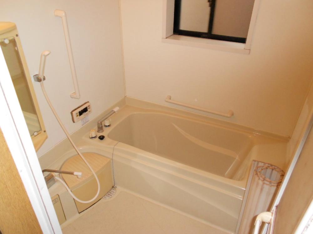 Bathroom. Indoor (11 May 2012) shooting