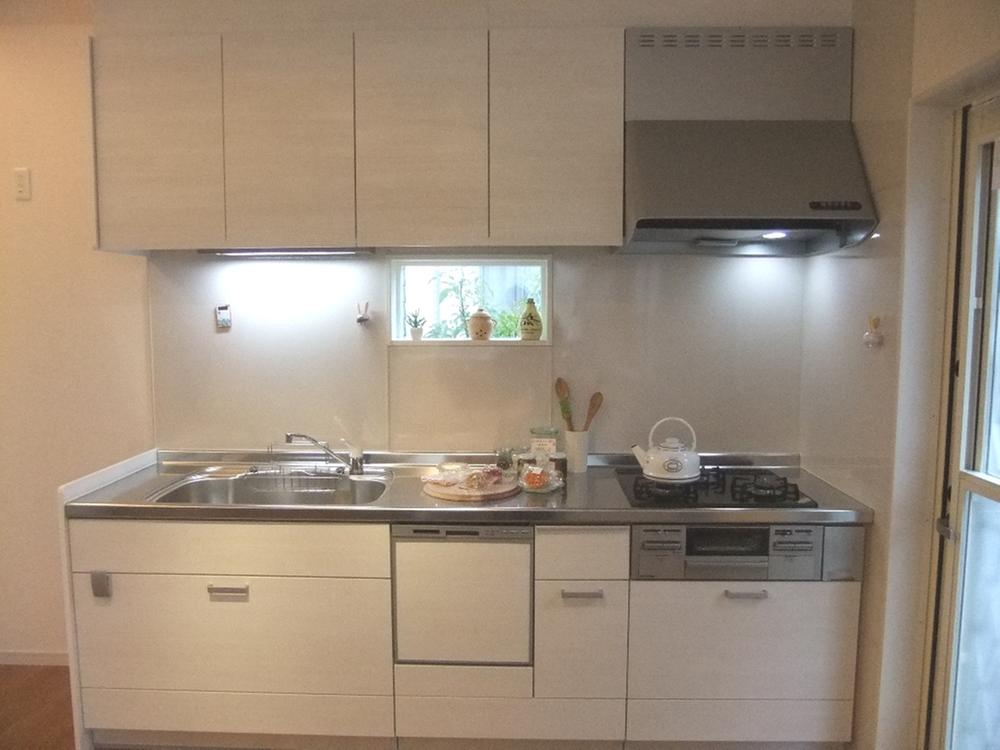 Kitchen. Kitchen for mom. The wall is easy to wipe off the dirt, Since becoming magnet, Recipes of dishes cookware will be multiplied.