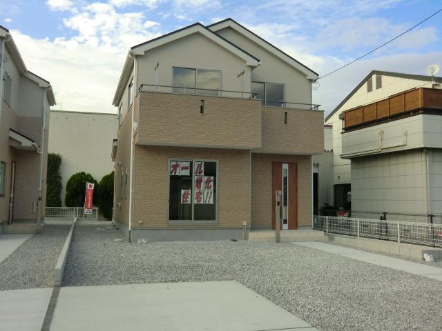 Local appearance photo. Local (10 May 2013) Shooting