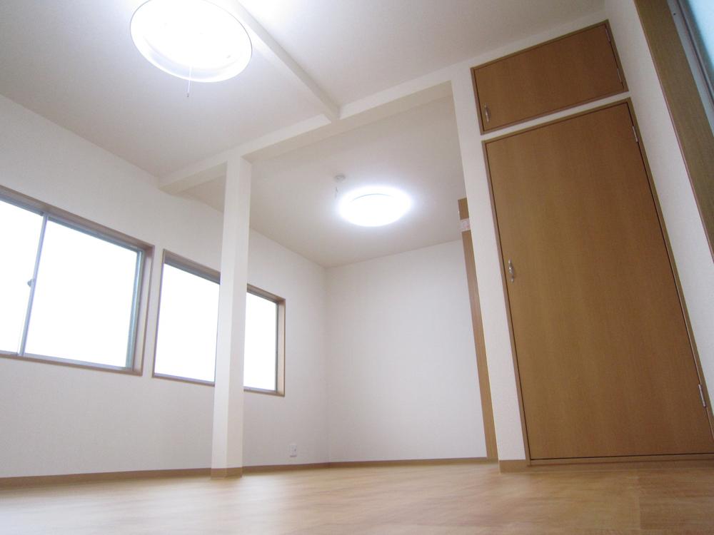 Same specifications photos (Other introspection). Local (11 May 2012) shooting