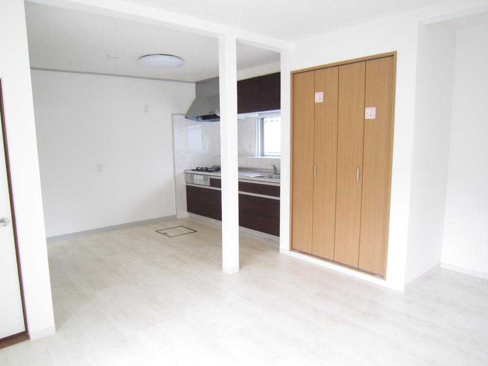 Living. Local (11 May 2012) shooting