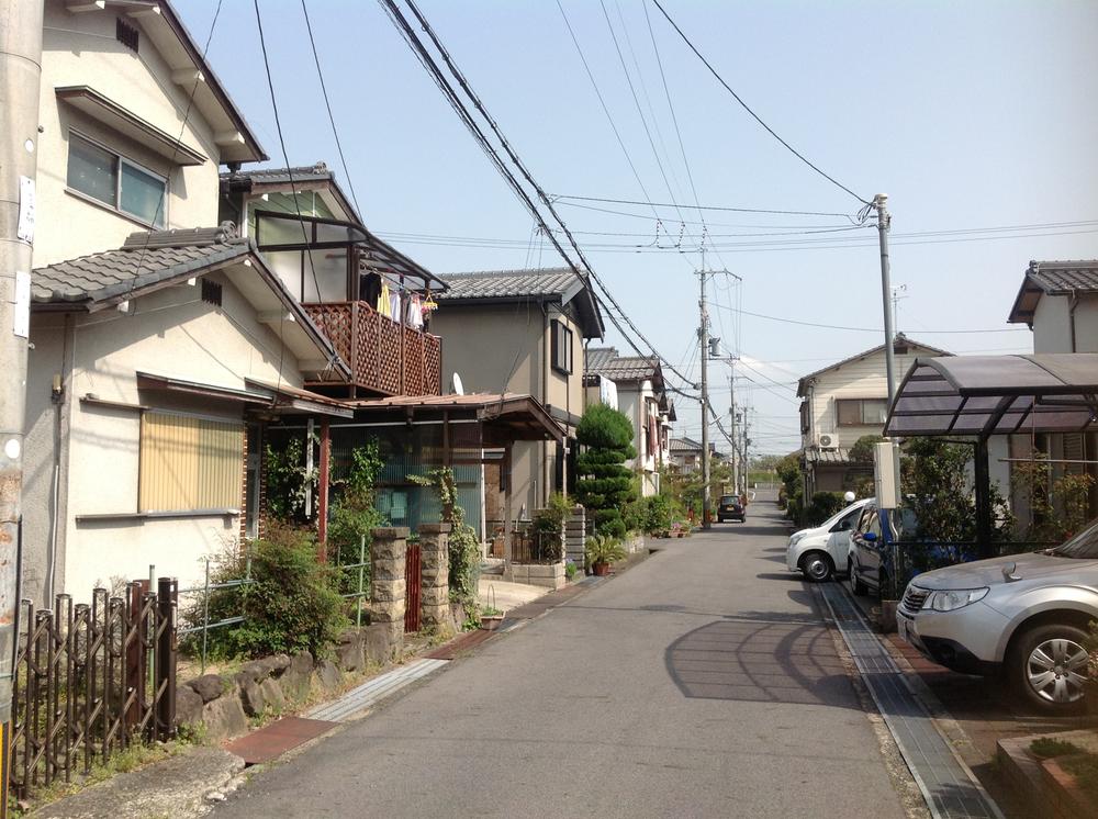 Local photos, including front road. Appearance photos, including the front road