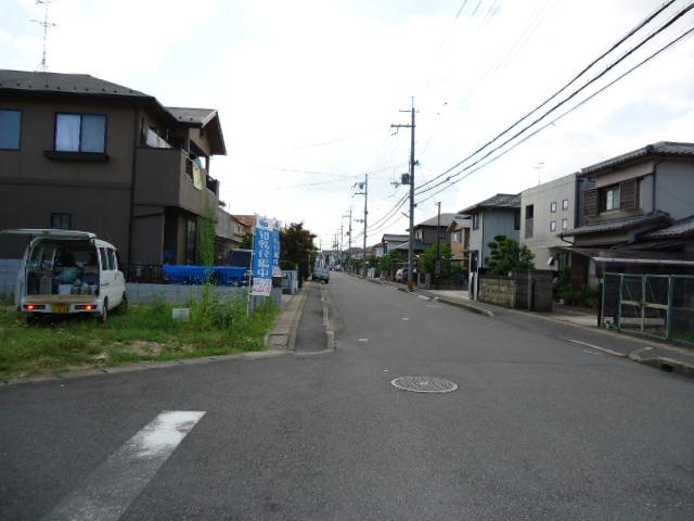 Local photos, including front road. Local (July 2013) Shooting