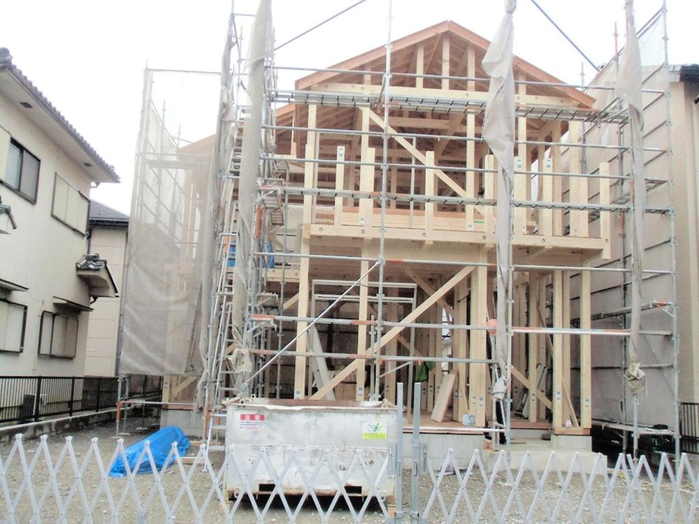 Local appearance photo. Local (12 May 2013) Shooting