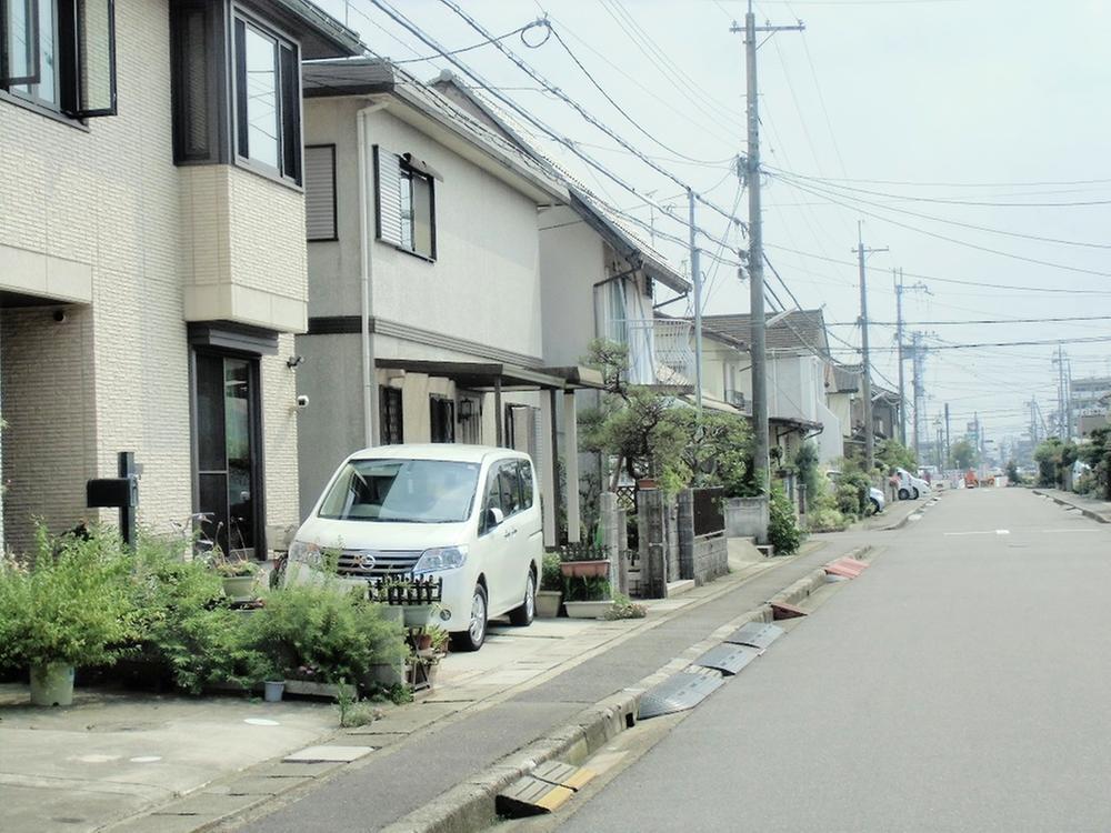 Local photos, including front road. Local (July 2013) Shooting