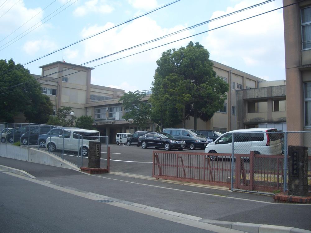 Junior high school. 167m to Otsu Municipal Hiyoshi Junior High School