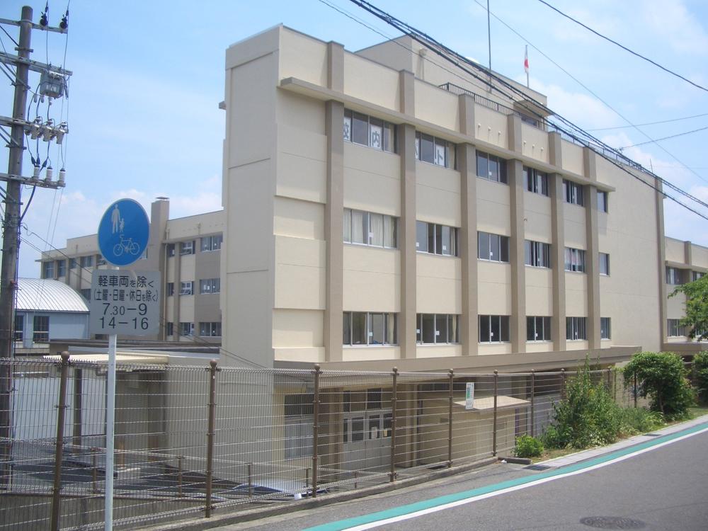 Primary school. 792m to Otsu City Sakamoto Elementary School