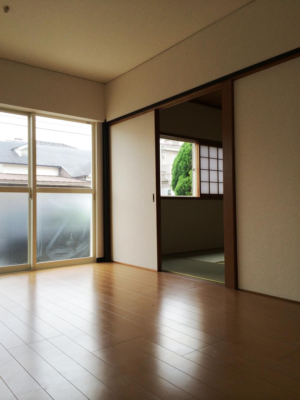 Living. Your family everyone is relaxed and welcoming comfortable living Indoor (11 May 2013) Shooting