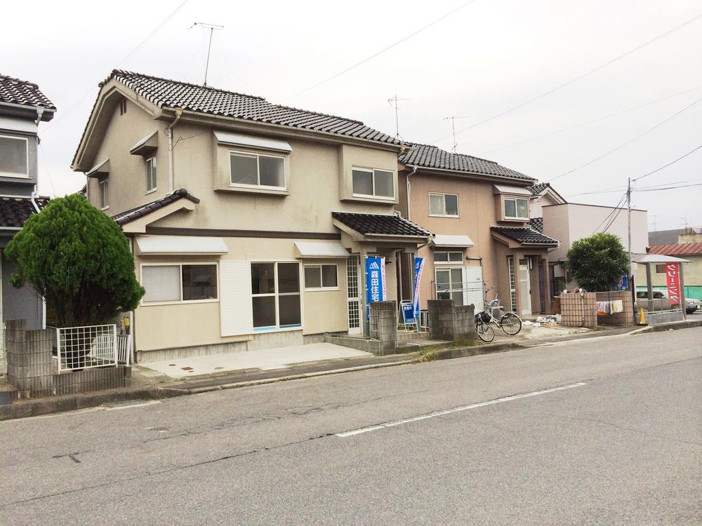 Local photos, including front road. Local (11 May 2013) Shooting