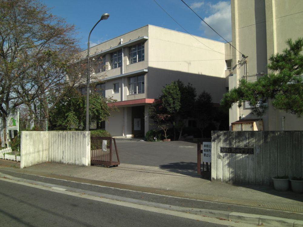 Junior high school. 860m to Otsu Municipal Seta Junior High School