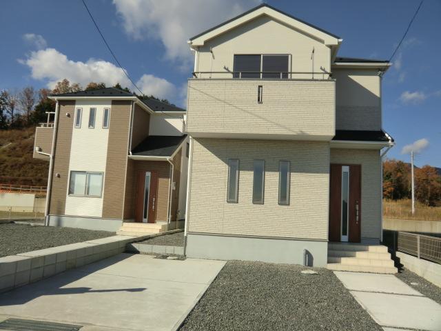 Local appearance photo. Wide site, Parking two and over