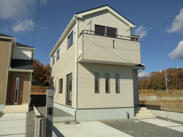 Local appearance photo. Bus to JR katata station, Plateau Mai House