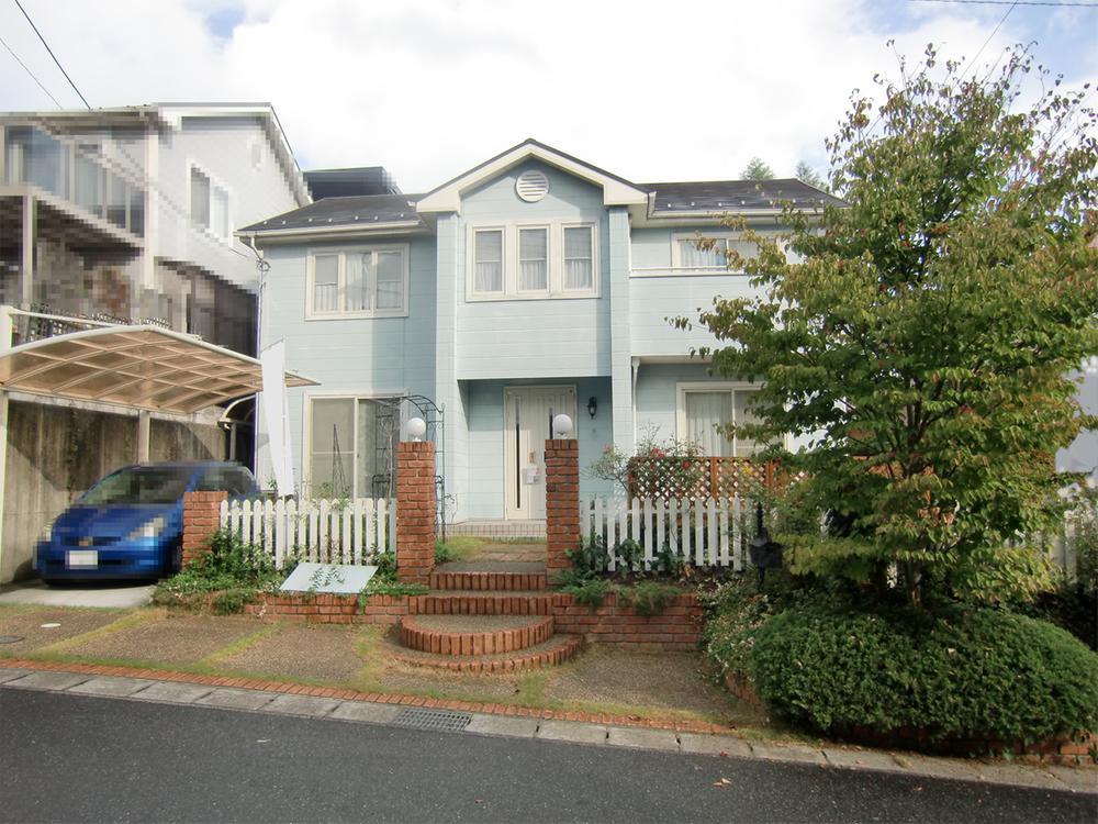 Local appearance photo. Local (10 May 2013) is a stylish appearance of shooting Western-style