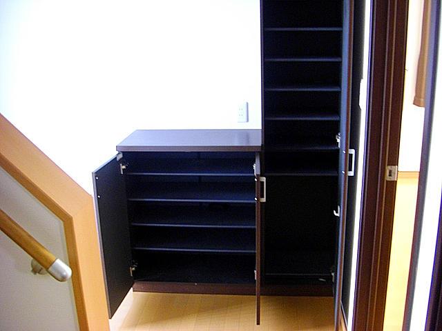 Entrance. Housed plenty of shoes cloak. 