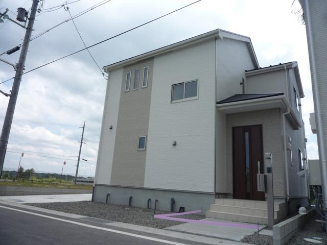 Local photos, including front road. Local shooting 2 Phase 2 Building