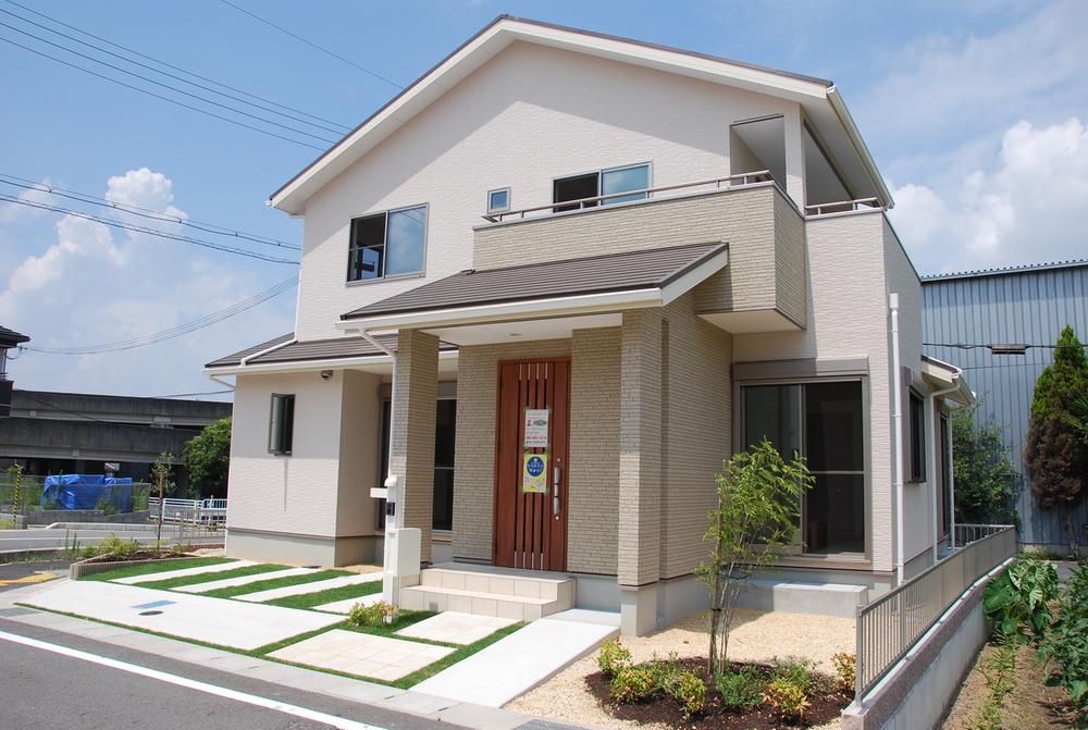 Local appearance photo. 1.5 household housing even in a large family live in comfort. Wash ・ 5LDK that was installed in two places the toilet. (No. 11 locations)