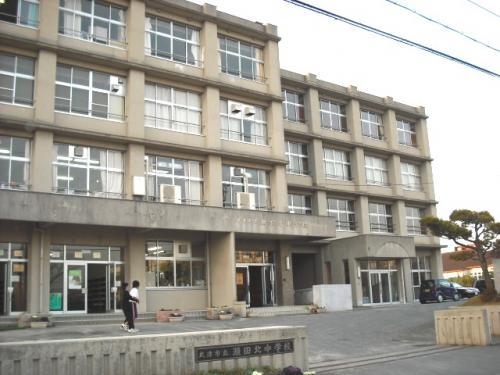 Junior high school. 2080m to Otsu Municipal Setakita junior high school