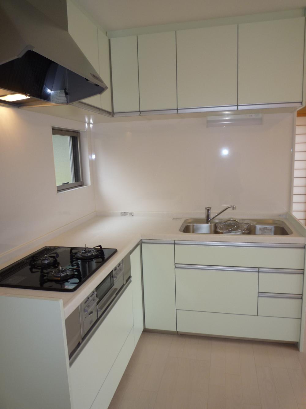 Kitchen. Indoor (March 2012) shooting