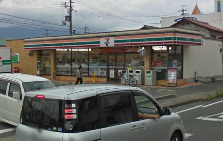 Convenience store. 1178m until the Seven-Eleven Otsu Honkatata 5-chome