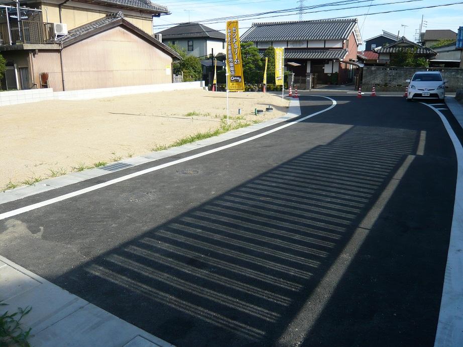 Local photos, including front road. Local (July 2013) Shooting