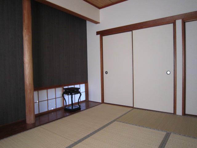 Other introspection. First floor Japanese-style room