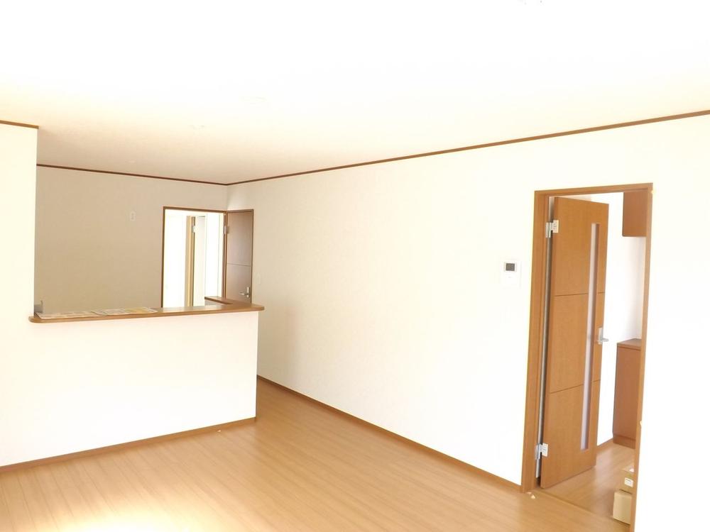 Same specifications photos (living). Same specifications photos (living) Bright living room to ensure a daylight