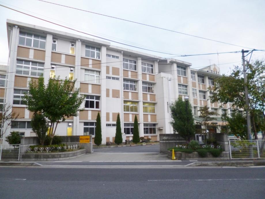 Primary school. 1426m to Otsu City Oishi Elementary School