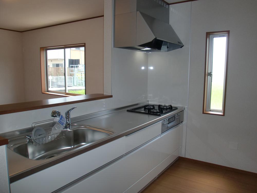 Same specifications photo (kitchen). Same specifications photos (living) You can check the model room.