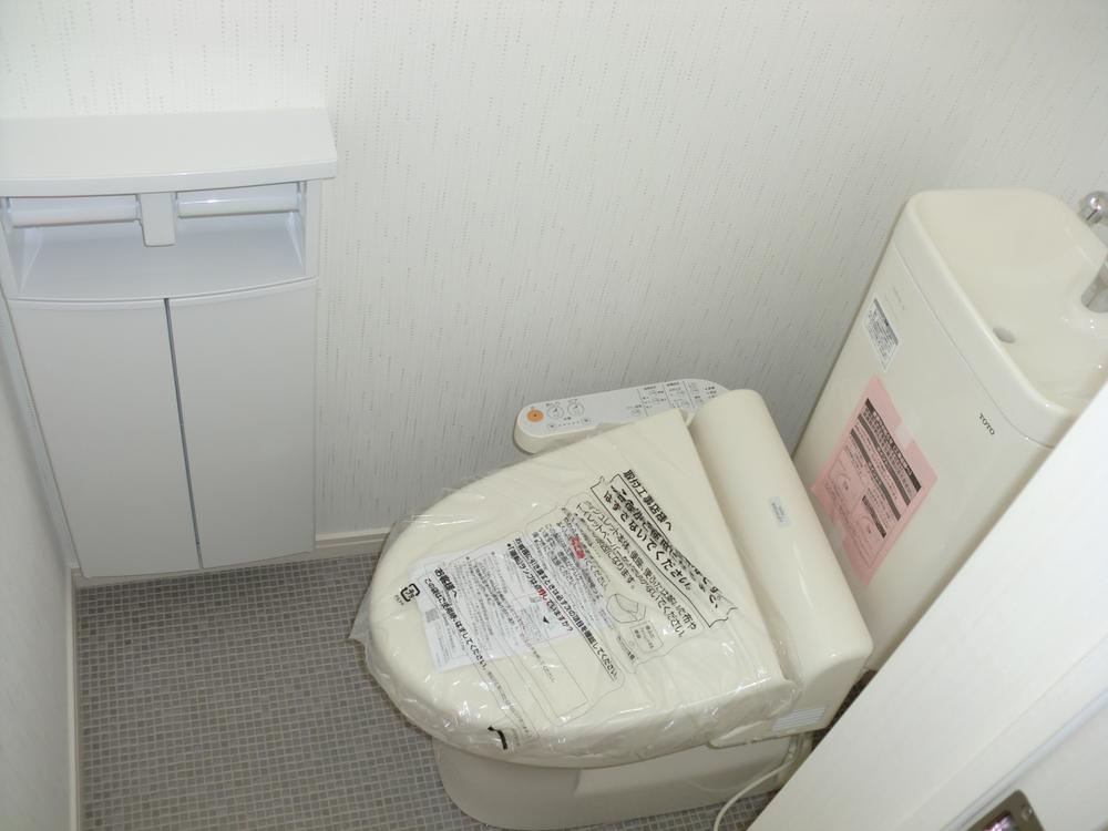 Toilet. Indoor (September 2013) Shooting