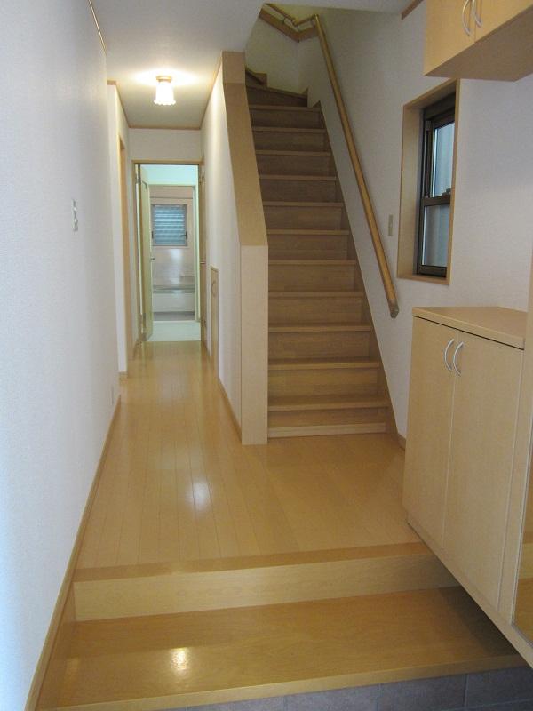 Entrance. Local (May 2013) Shooting