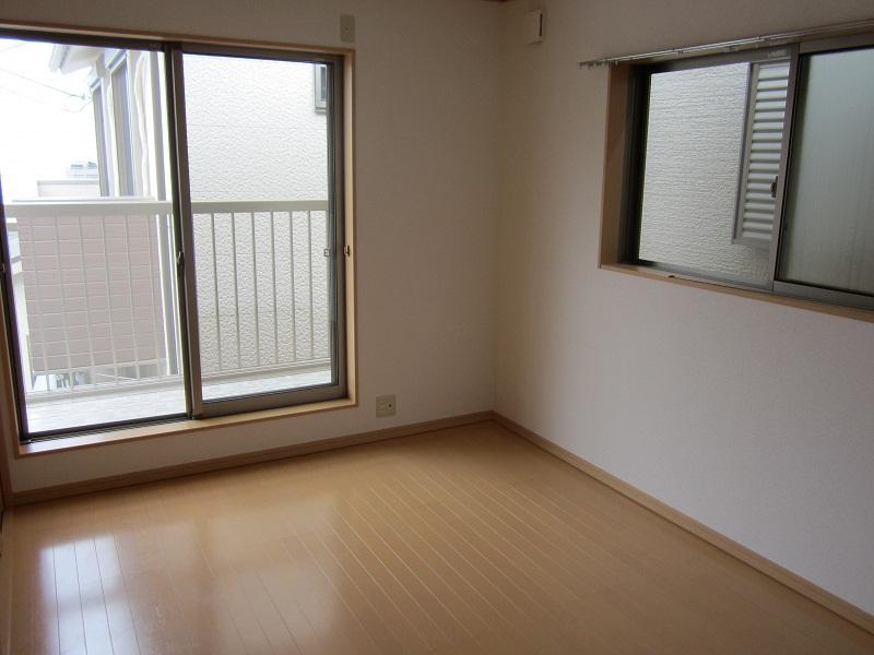 Non-living room. Room (May 2013) Shooting