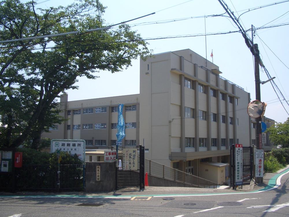Primary school. 444m to Otsu City Sakamoto Elementary School