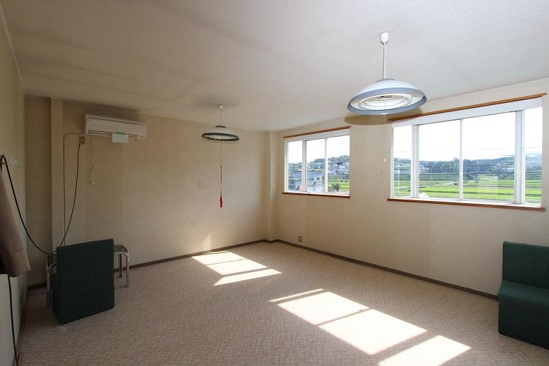 Non-living room. 2F room