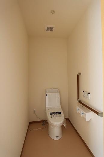 Toilet. Parking 5 units can be more than