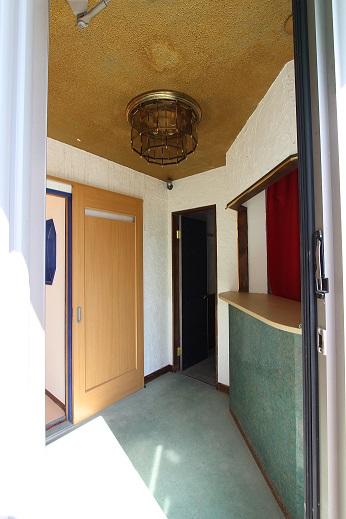 Entrance. Store entrance